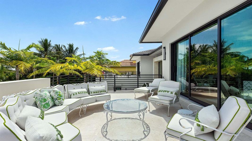 18 Ocean Ave (17) 18 Ocean Ave (17)
