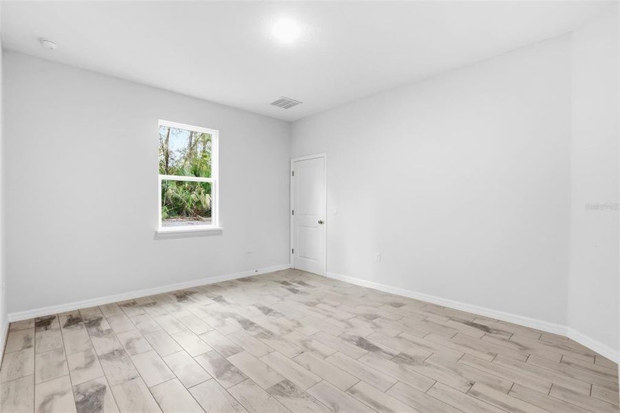 Spacious, unfurnished interior of a new home in , Altamonte Springs (Image 44).