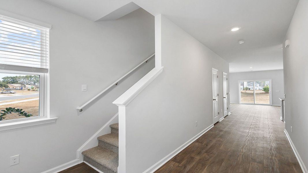 Spacious, unfurnished interior of a new home in Carolina Groves Townhomes, Moncks Corner (Image 11).