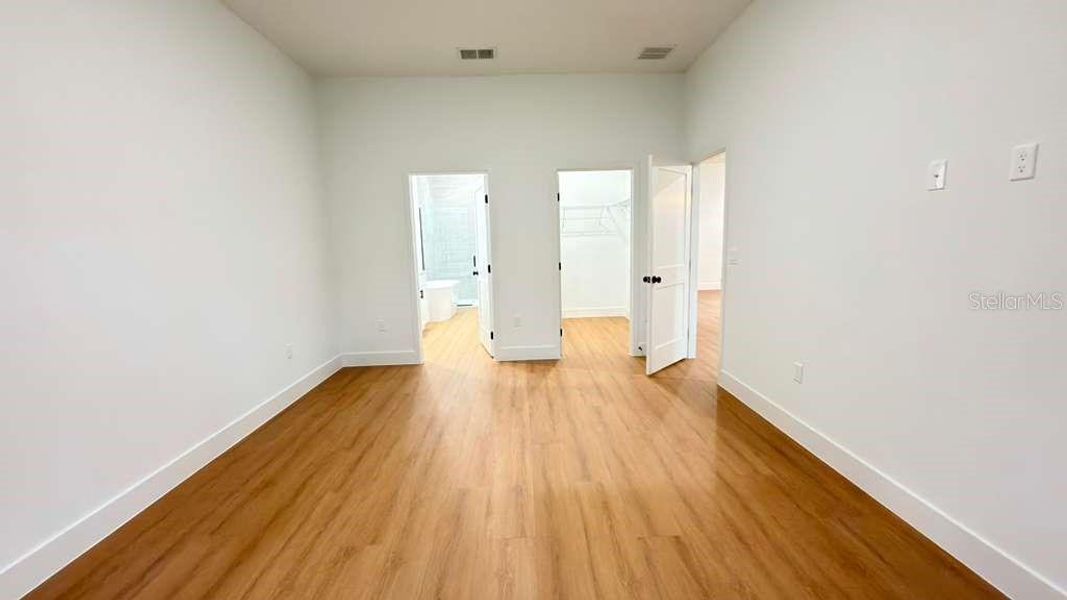 Spacious, unfurnished interior of a new home in , Citrus Springs (Image 42).