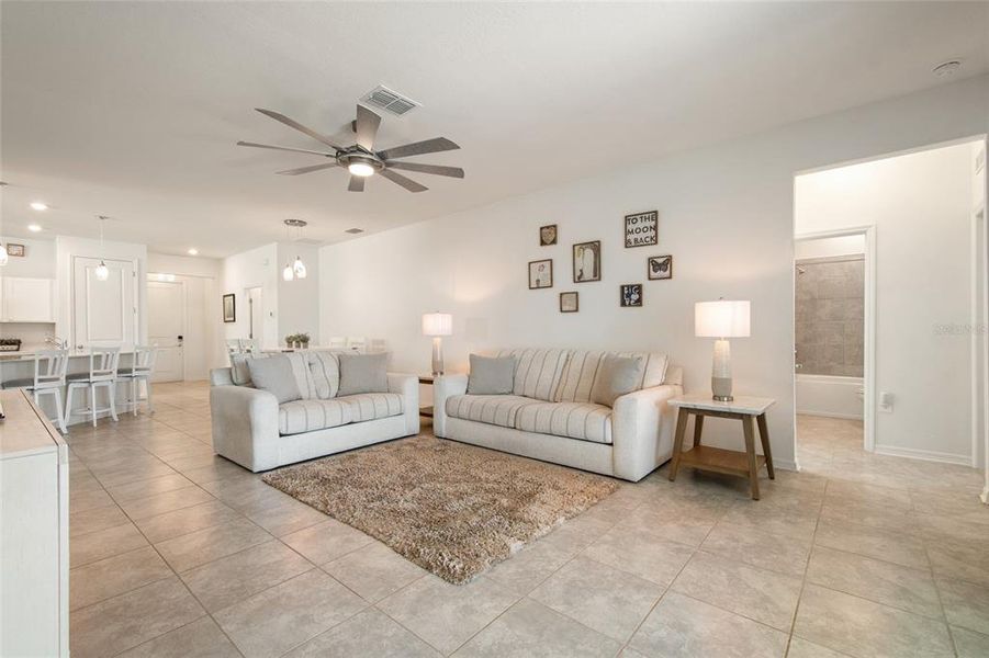 Furnished interior view inside a new home in , Winter Haven (Image 31).