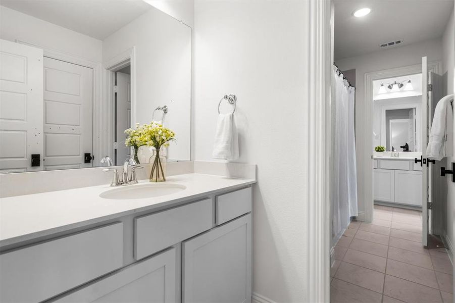 Furnished interior view inside a new home in , Northlake (Image 35).