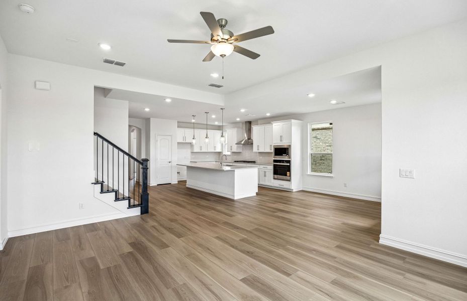Spacious, unfurnished interior of a new home in Creekview Meadows, Pilot Point (Image 28).