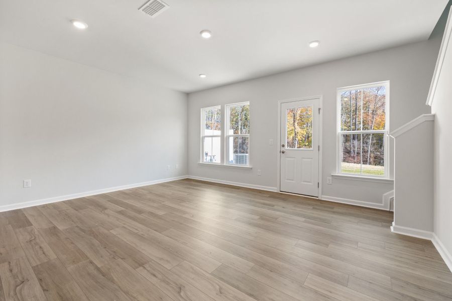 Spacious, unfurnished interior of a new home in Flemingfield, Greensboro (Image 14).