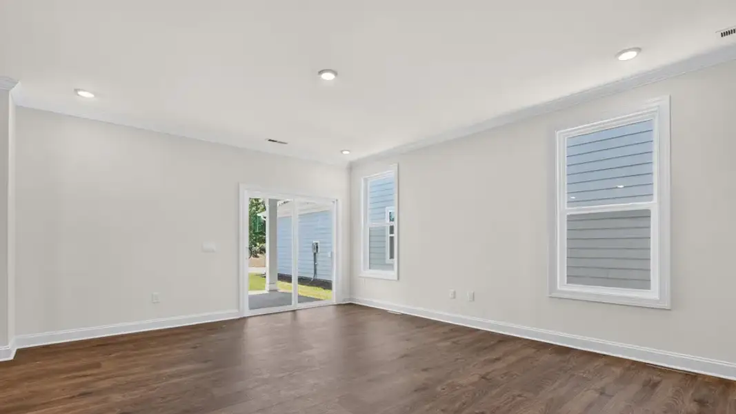 Spacious, unfurnished interior of a new home in Madden West, Fuquay Varina (Image 15).