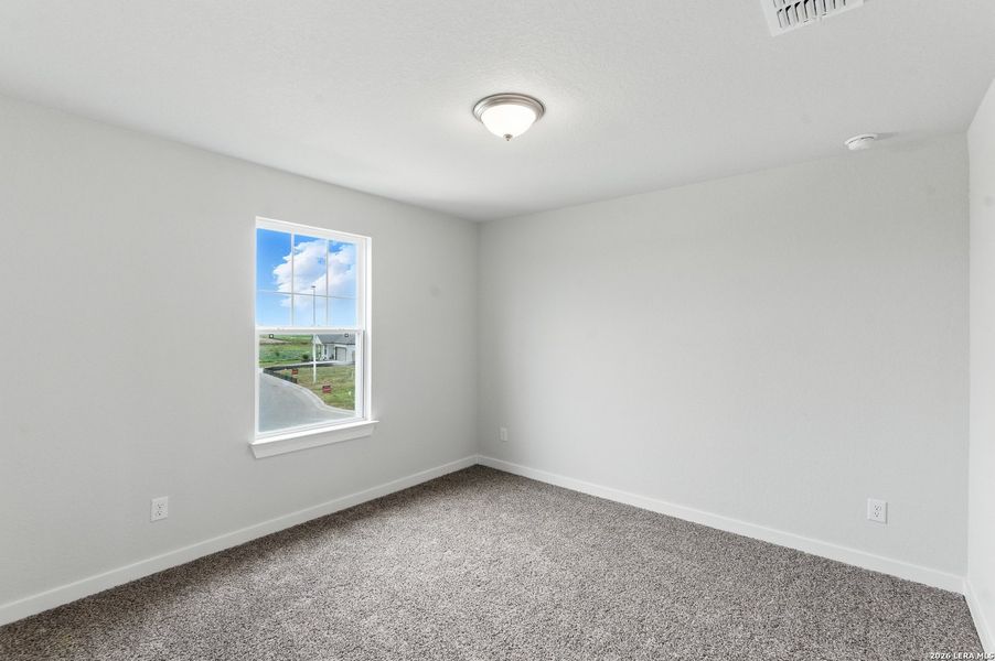 Spacious, unfurnished interior of a new home in Weltner Farms 50’s, New Braunfels (Image 34).