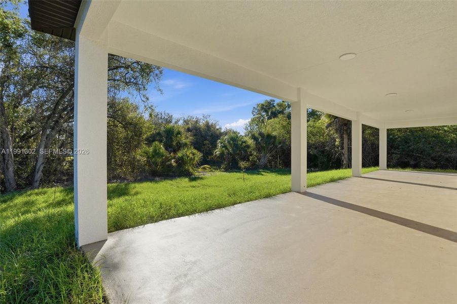 Exterior details and patio area of a home in , Labelle (Image 27).