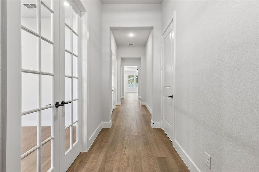 Spacious, unfurnished interior of a new home in Painted Tree Lakeside, McKinney (Image 19).