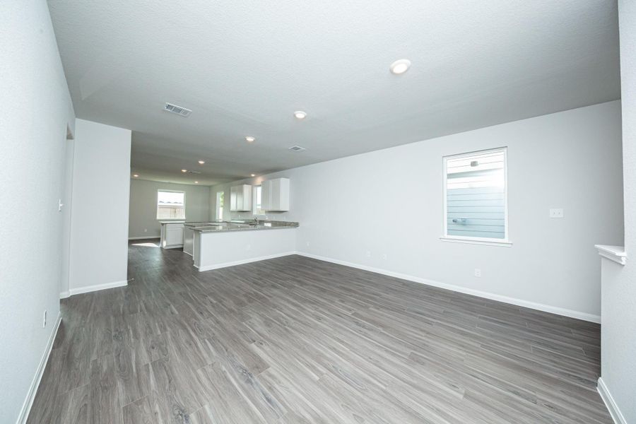 Spacious, unfurnished interior of a new home in Cliffstone Hills, Conroe (Image 26). Spacious, unfurnished interior of a new home in Cliffstone Hills, Conroe (Image 26).