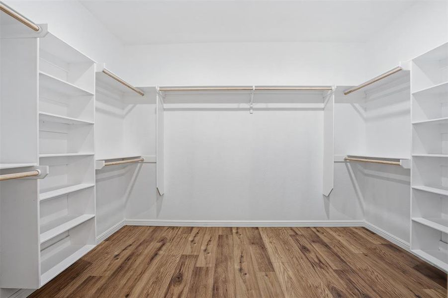 Spacious, unfurnished interior of a new home in , Granbury (Image 12).