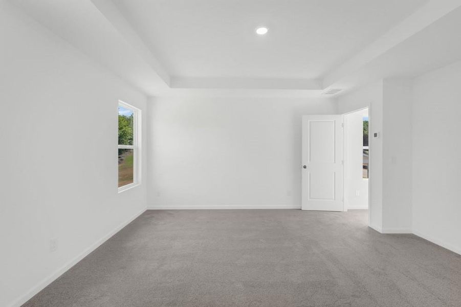 Spacious, unfurnished interior of a new home in Falls Creek, Flowery Branch (Image 19).