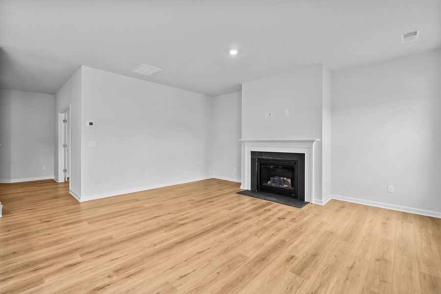 Spacious, unfurnished interior of a new home in Bell West, Kernersville (Image 20).