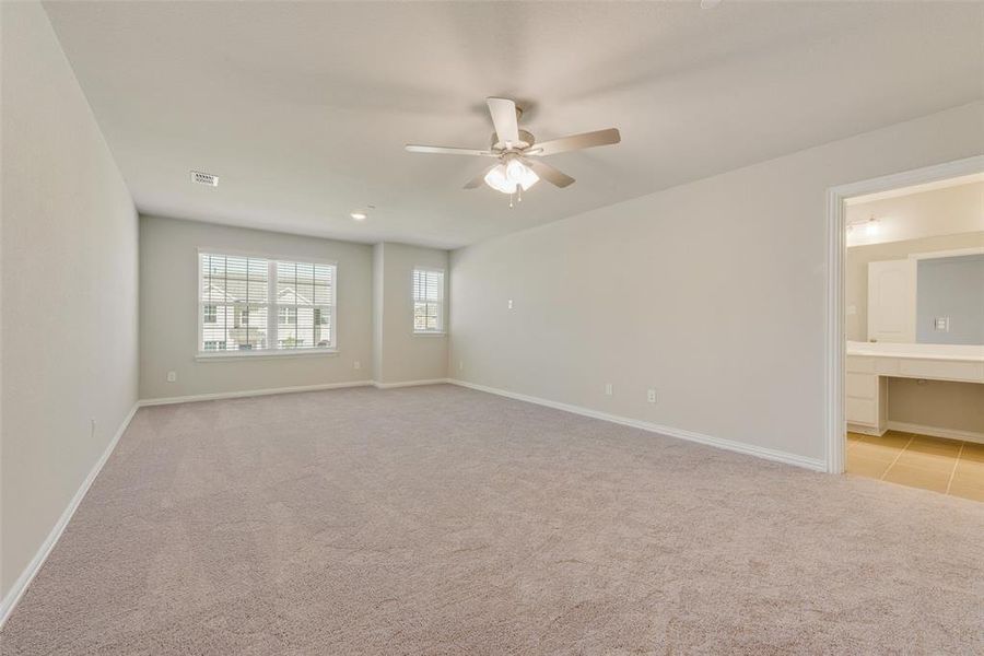 Spacious, unfurnished interior of a new home in Bel Air Village Townhomes, Sherman (Image 12).