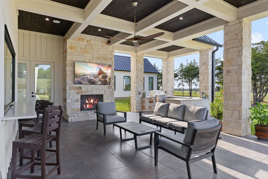 OUTDOOR/COOK/ENTERTAINMENT