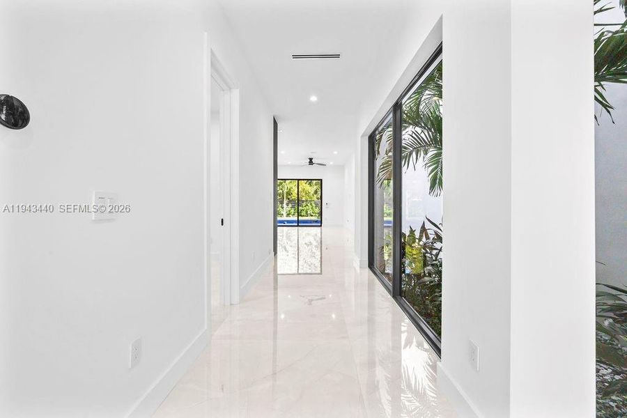 Spacious, unfurnished interior of a new home in , Fort Lauderdale (Image 55). Spacious, unfurnished interior of a new home in , Fort Lauderdale (Image 55).