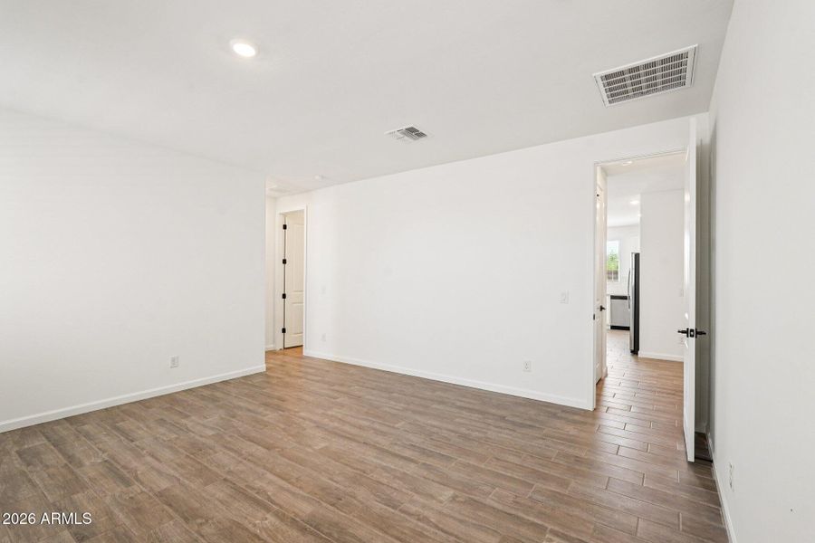 30-web-or-mls-S 95th Dr-S0904-030