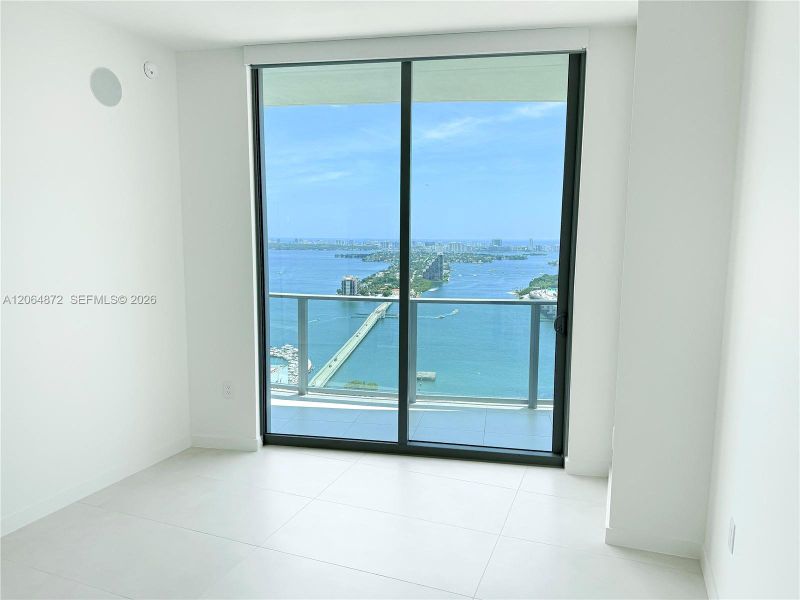 Spacious, unfurnished interior of a new home in , Miami (Image 7).