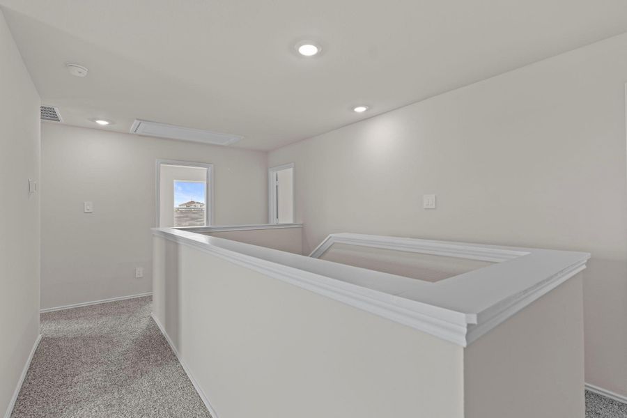 Spacious, unfurnished interior of a new home in Sunset Oaks, Maxwell (Image 15).