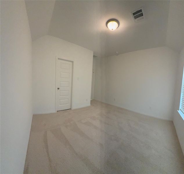 Spacious, unfurnished interior of a new home in , Houston (Image 6).