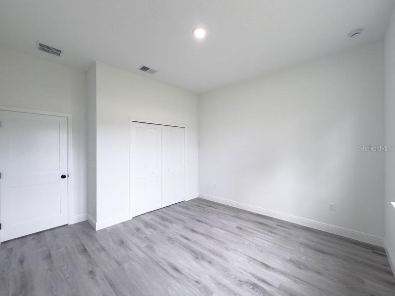 Spacious, unfurnished interior of a new home in , Ocala (Image 30).