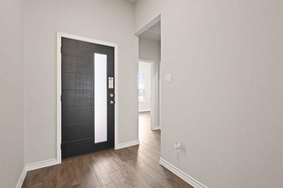 Spacious, unfurnished interior of a new home in Rocky Creek Crossing, Fort Worth (Image 7).