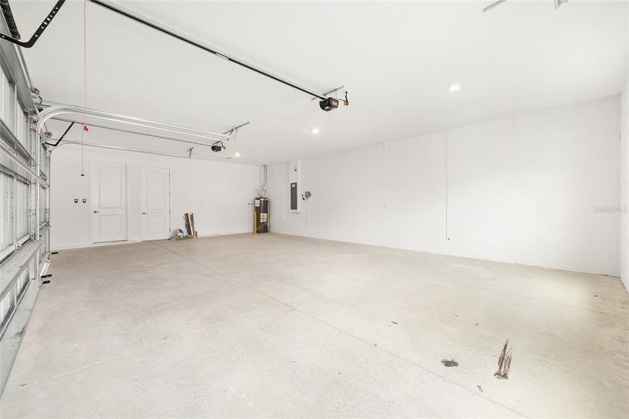 Spacious, unfurnished interior of a new home in On Top of the World Communities, Ocala (Image 34).