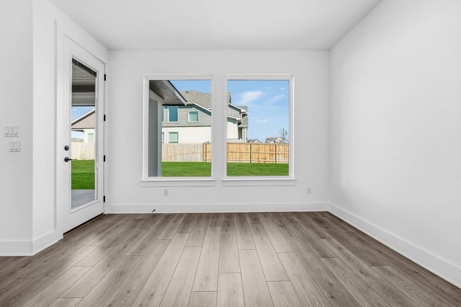 Spacious, unfurnished interior of a new home in Santa Rita Ranch, Liberty Hill (Image 10).