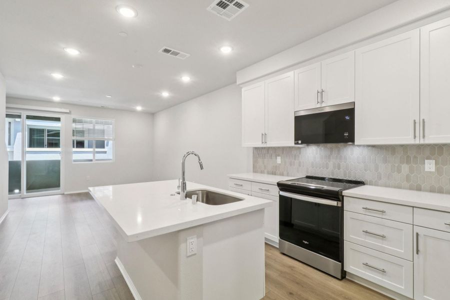 Photo is not of the actual home, but is an inspirational photo of builder’s model home and may depict options, furnishings, and/or decorator features that are not included Photo is not of the actual home, but is an inspirational photo of builder’s model home and may depict options, furnishings, and/or decorator features that are not included