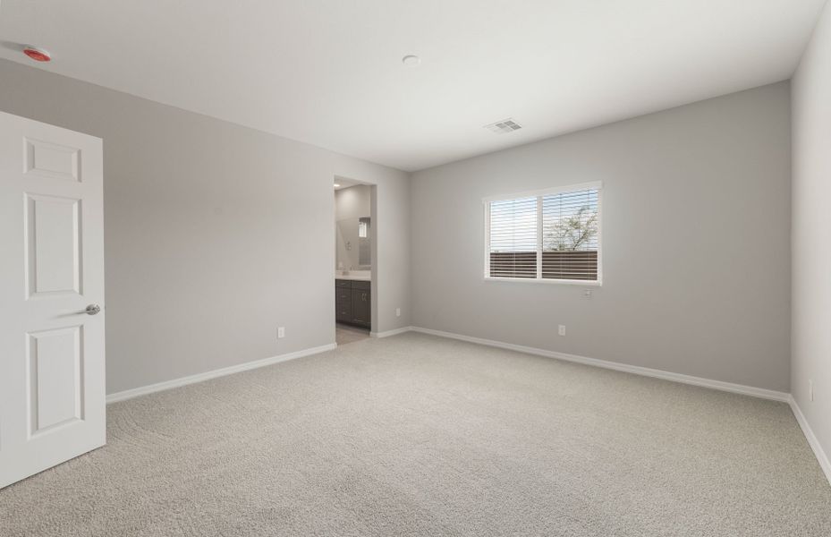 Spacious, unfurnished interior of a new home in El Cidro, Goodyear (Image 20).