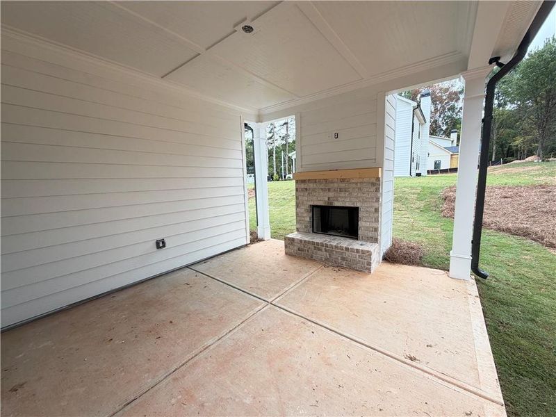 Exterior details and patio area of a home in , Jefferson (Image 3).