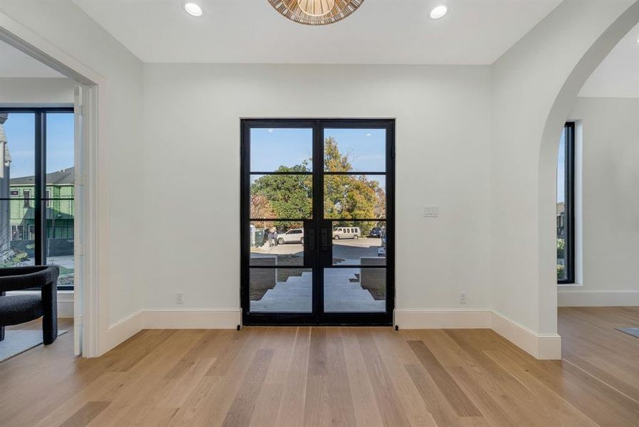 Spacious, unfurnished interior of a new home in , Dallas (Image 19). Spacious, unfurnished interior of a new home in , Dallas (Image 19).