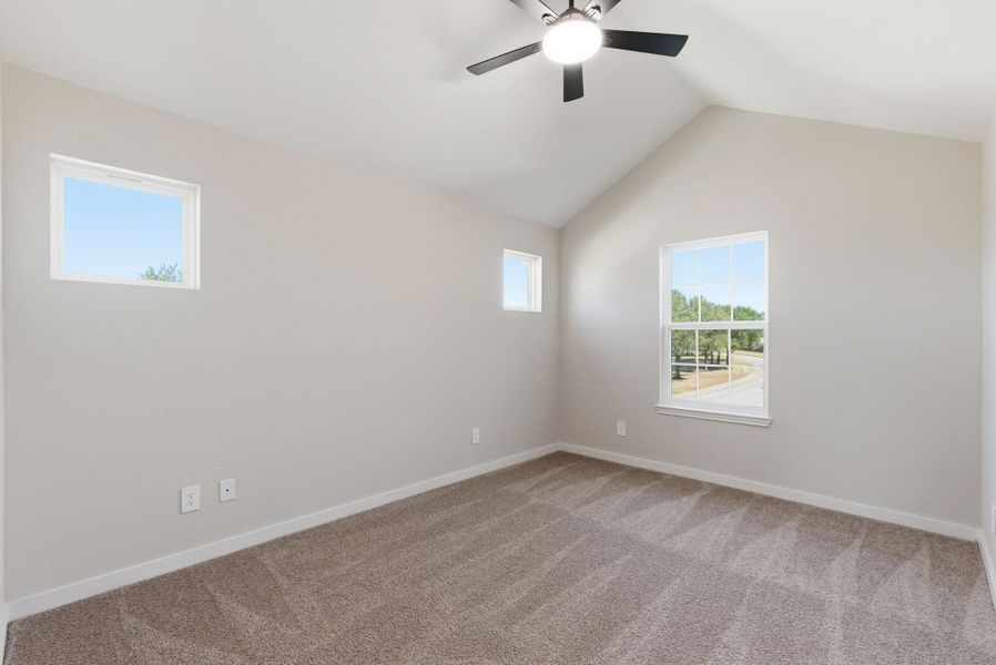 Spacious, unfurnished interior of a new home in , Fresno (Image 40).