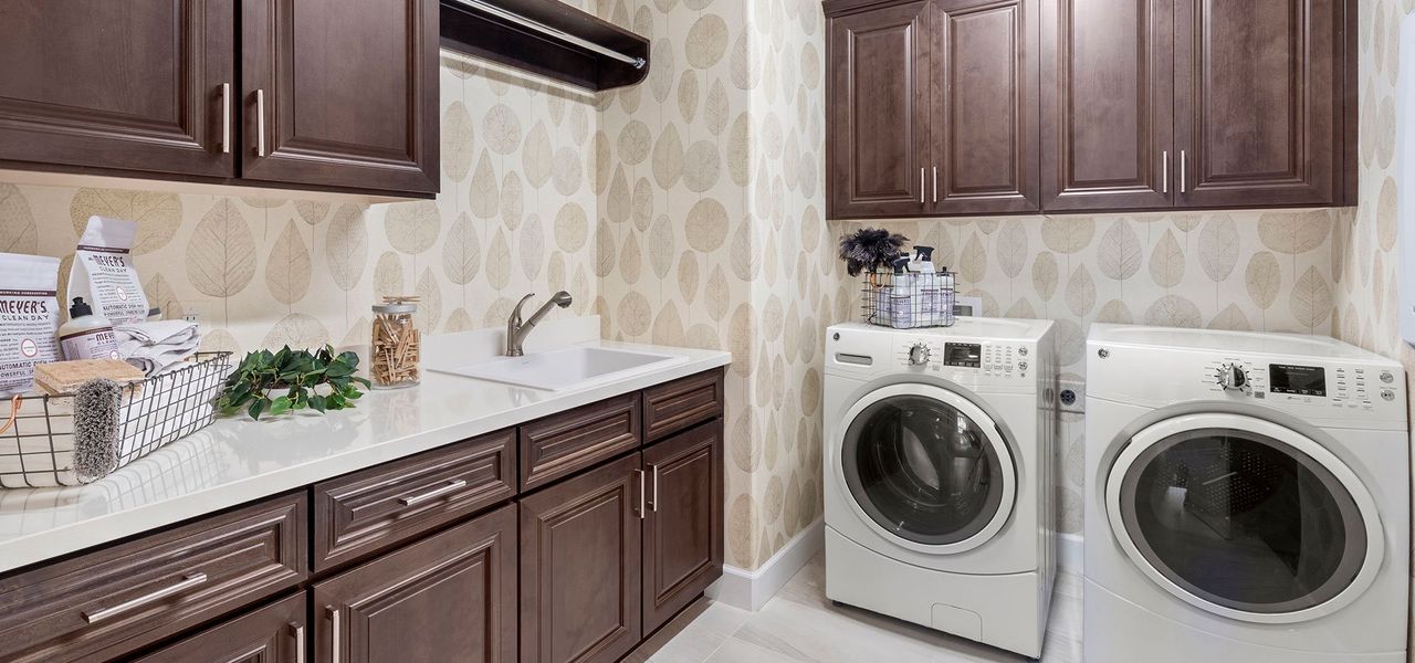 Representative furnished interior of a home built from the Vienta by Robson Resort Communities in Robson Ranch Arizona, Eloy (Image 5).