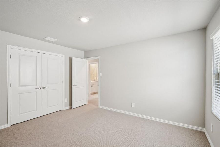 Photo is not of the actual home, but is an inspirational photo of builder’s model home and may depict options, furnishings, and/or decorator features that are not included. Photo is not of the actual home, but is an inspirational photo of builder’s model home and may depict options, furnishings, and/or decorator features that are not included.