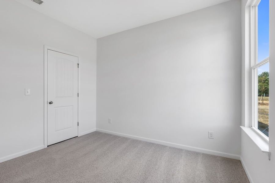 Spacious, unfurnished interior of a new home in Three Rivers, Rome (Image 17).