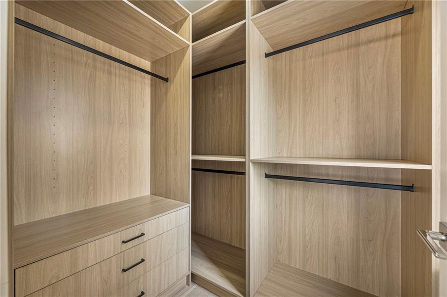 Image 92 of a home in .