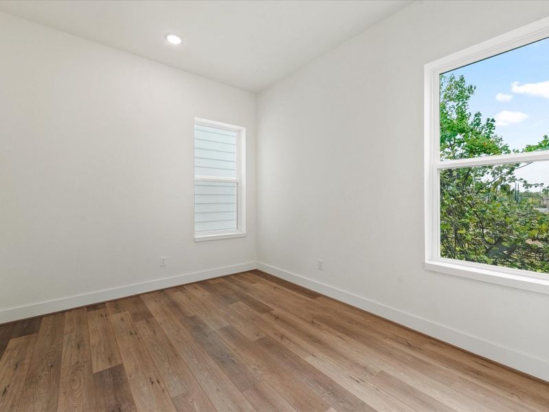 Spacious, unfurnished interior of a new home in , Houston (Image 16).
