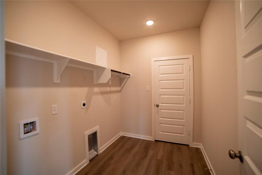 Spacious, unfurnished interior of a new home in , Brenham (Image 23).