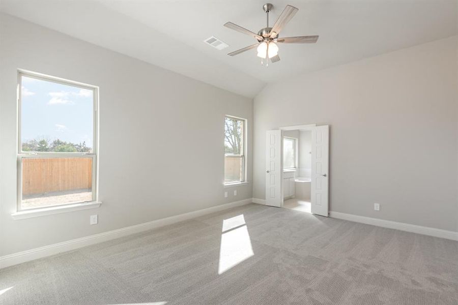 Spacious, unfurnished interior of a new home in Cole Crossing Estates, DeSoto (Image 26).