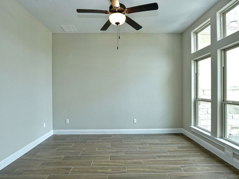 Representative unfurnished interior of a home built from the Siena II by Giddens Homes in Clearwater Ranch, Liberty Hill (Image 29).