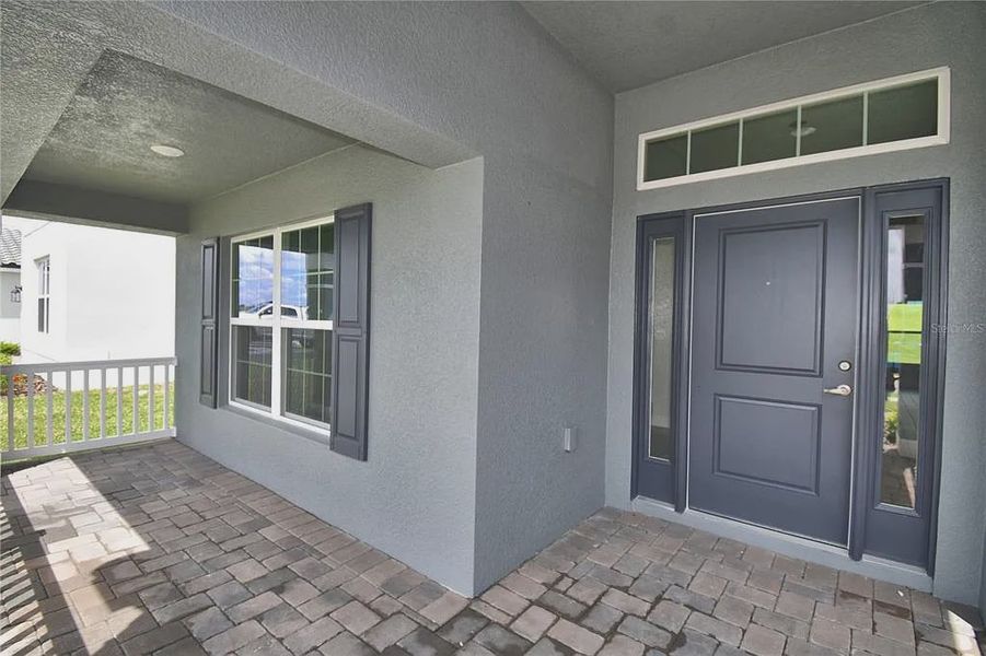 Exterior details and patio area of a home in Lake Juliana Estates, Auburndale (Image 3).