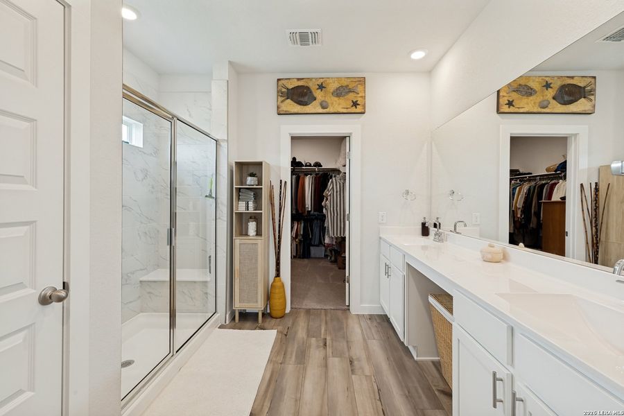Furnished interior view inside a new home in Weltner Farms 50’s, New Braunfels (Image 17).