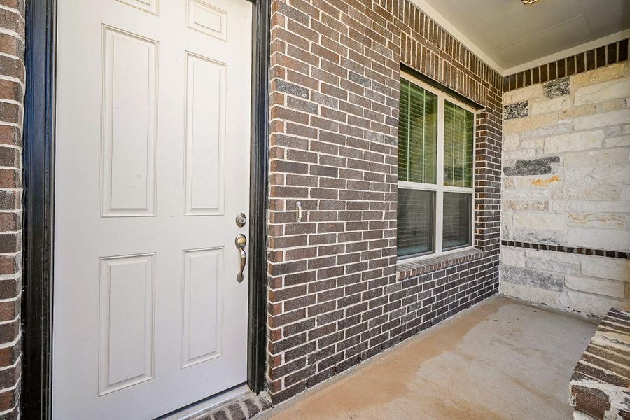 Exterior details and patio area of a home in StoneCreek Estates, Richmond (Image 29).