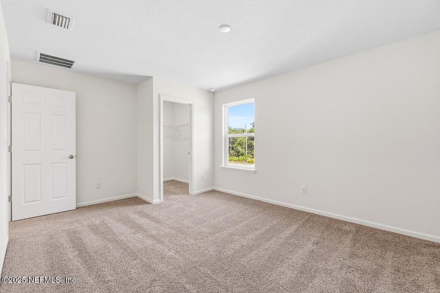 Spacious, unfurnished interior of a new home in , St. Augustine (Image 6).