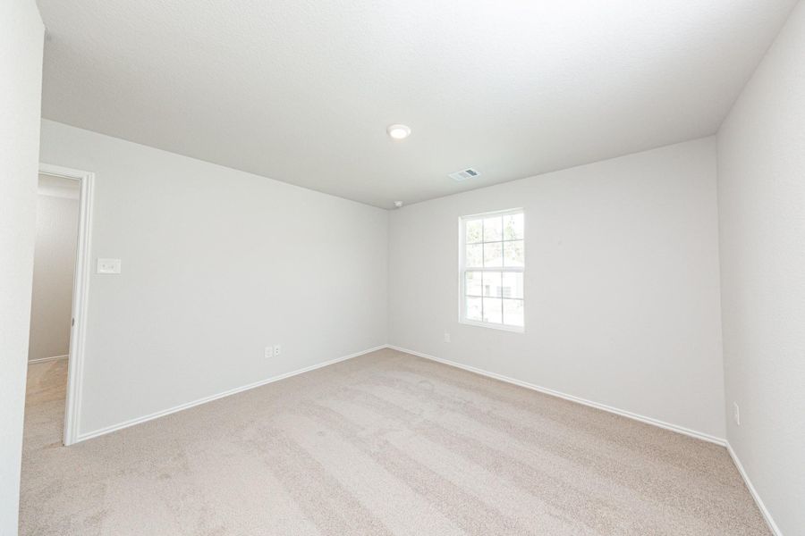 Spacious, unfurnished interior of a new home in Townsend Reserve, Splendora (Image 13).