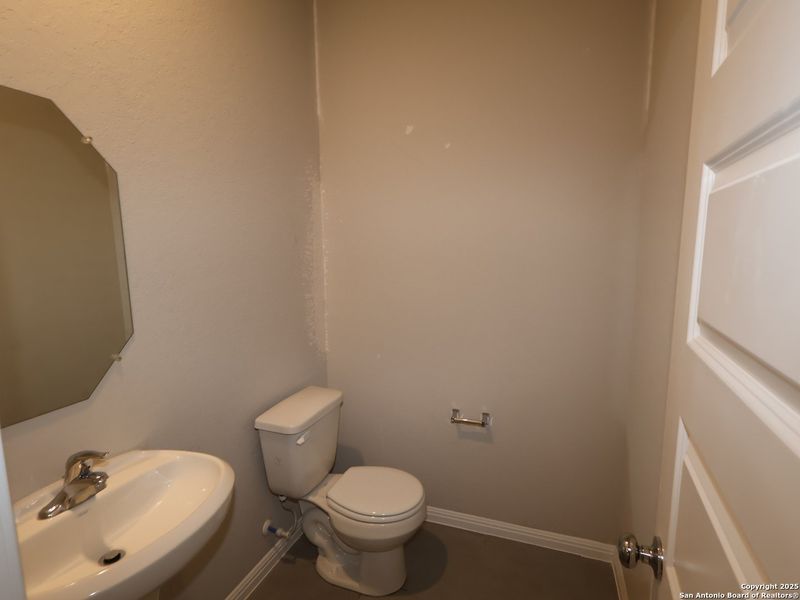 Furnished interior view inside a new home in Cinco Lakes, San Antonio (Image 10). Furnished interior view inside a new home in Cinco Lakes, San Antonio (Image 10).