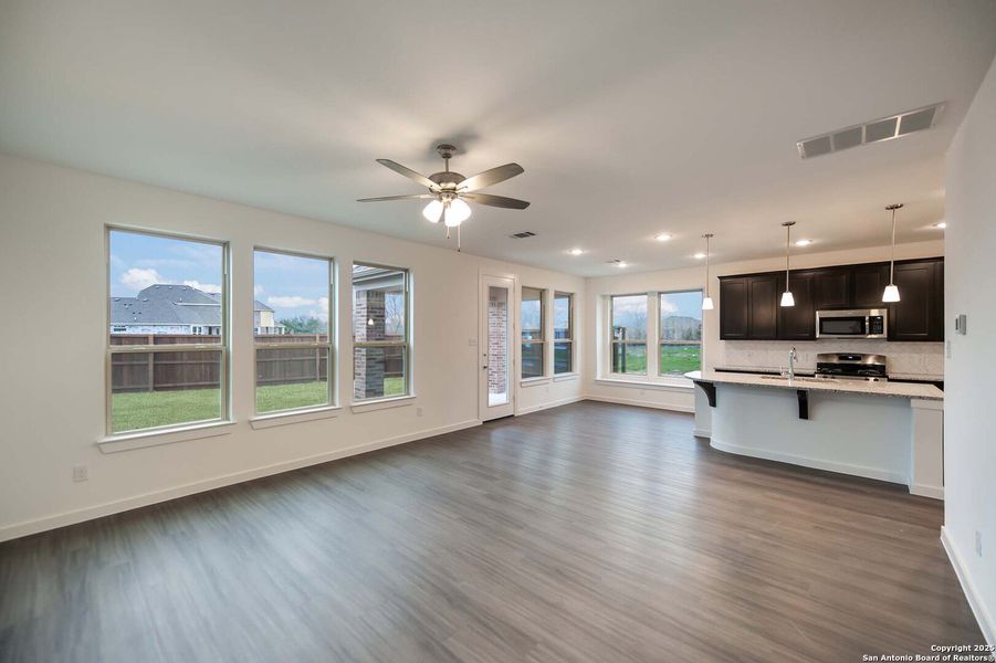 Spacious, unfurnished interior of a new home in Legacy at Lake Dunlap: 40ft. lots, New Braunfels (Image 9). Spacious, unfurnished interior of a new home in Legacy at Lake Dunlap: 40ft. lots, New Braunfels (Image 9).