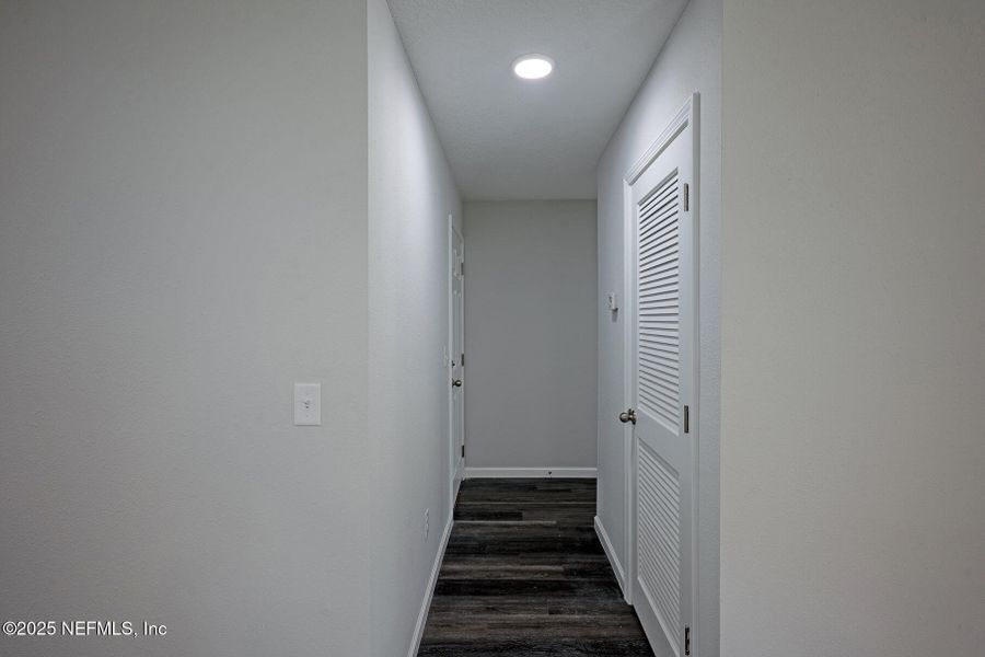 Spacious, unfurnished interior of a new home in , Jacksonville (Image 20).