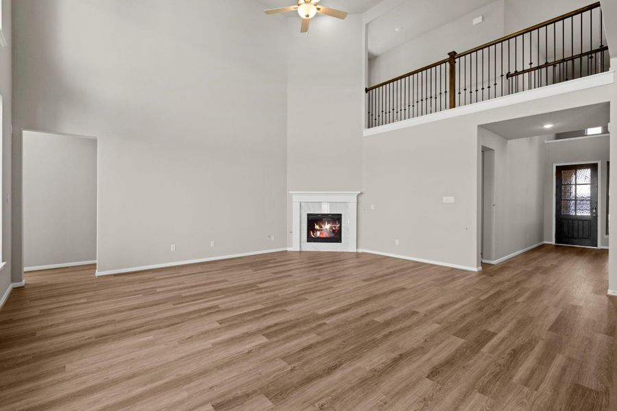 Spacious, unfurnished interior of a new home in The Meadows at Imperial Oaks 60', Conroe (Image 27).