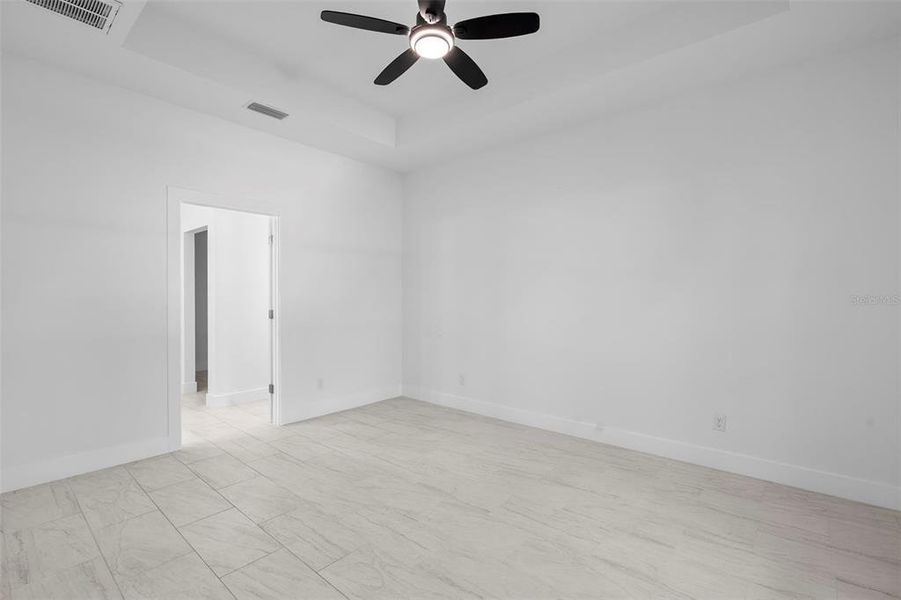 Spacious, unfurnished interior of a new home in , Punta Gorda (Image 14).